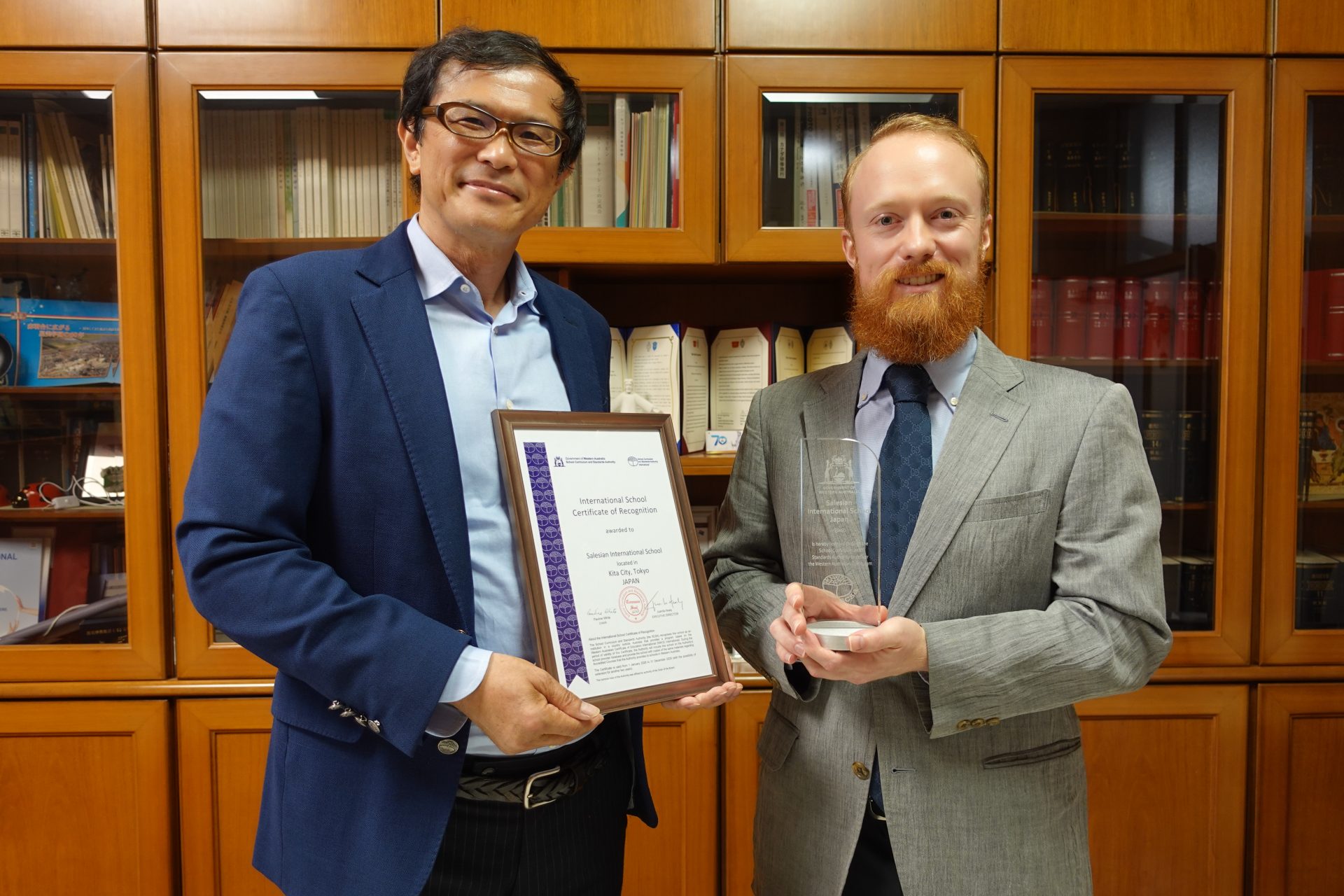 アレンサイン会 WACE調印 | サレジアン国際学園中学校高等学校